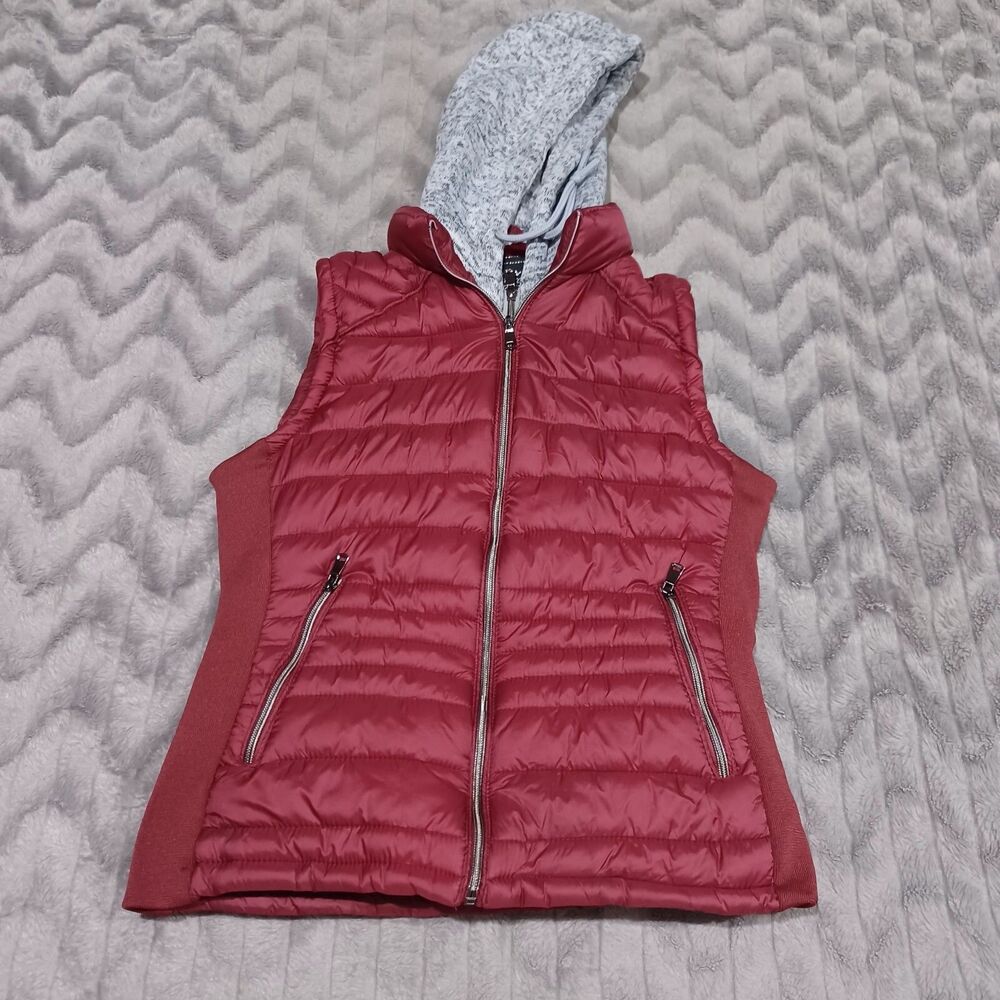 Royalty Womens Size M Red Gray Sleeveless Zip Up Hooded Puffer Vest
